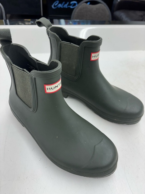 Hunter Shoes - Hunter Short Chelsea Rain Boots in Olive Green